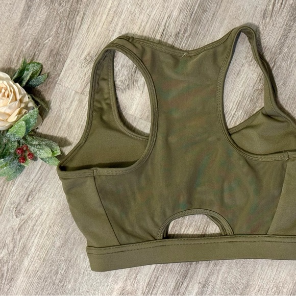 GYMSHARK BUNDLE 🦈- Sports Bra and 2 Pairs of Leggings - Picture 4 of 10